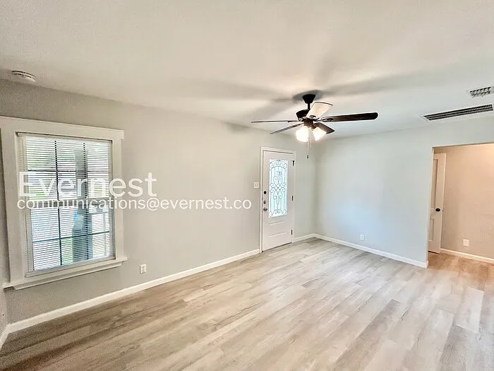 4328 Waits Ave — Photo 6