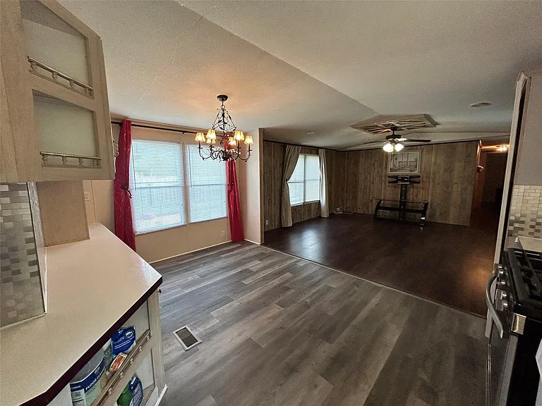 16640 Berry Rd — Photo 3
