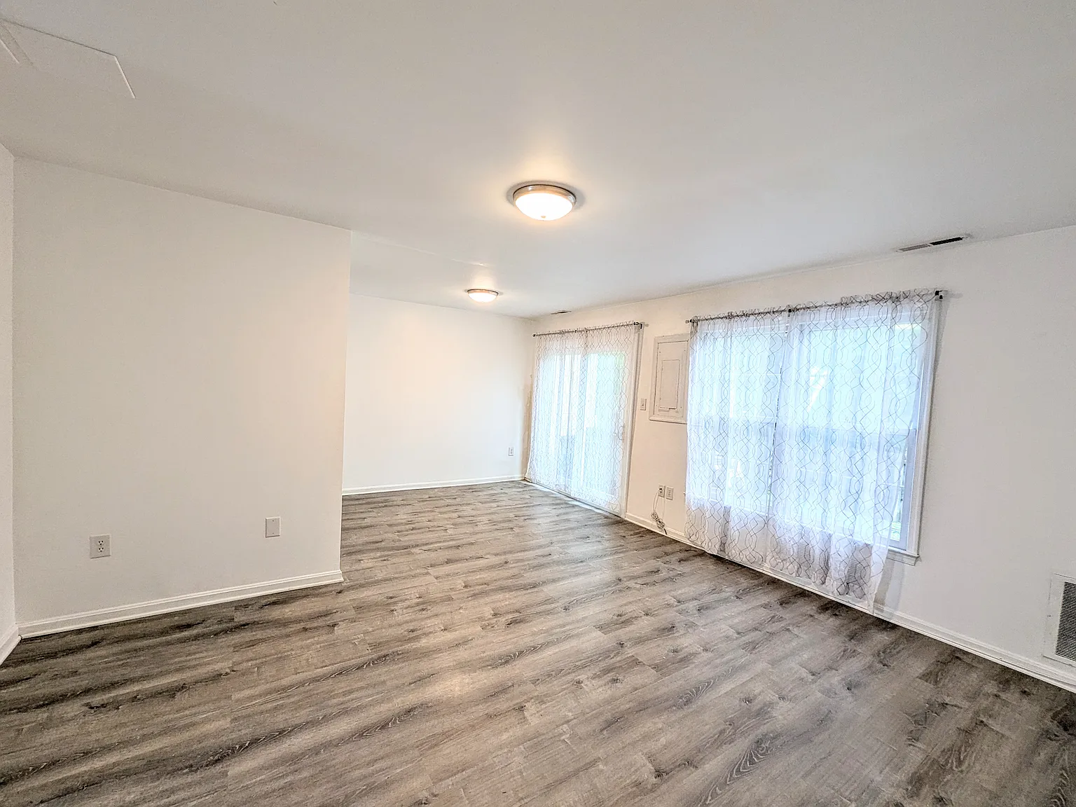 5816 Burke Manor Ct — Photo 4