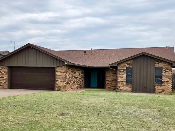 33 Peterson Dr, Clinton, OK 73601