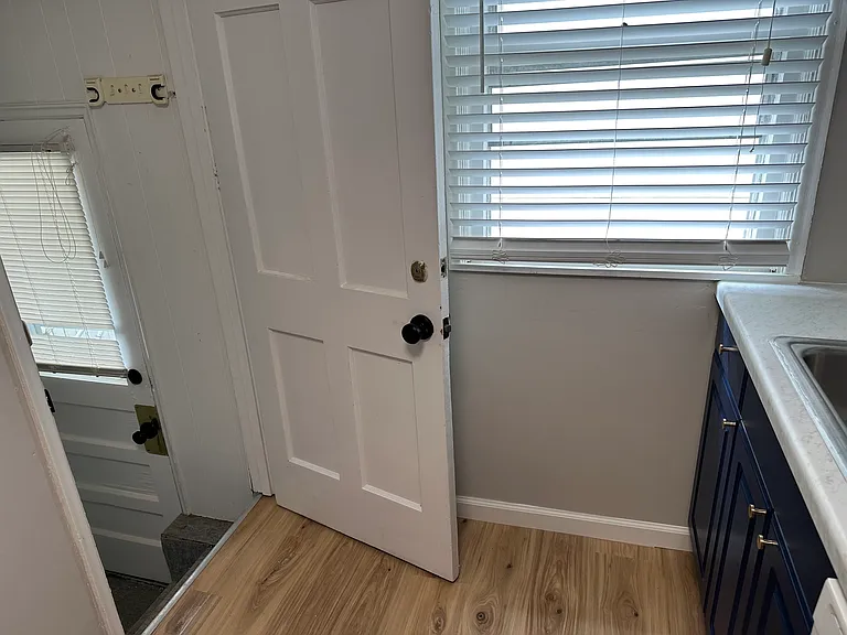 stairwell to basement