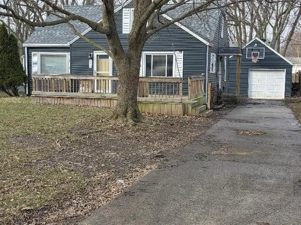 712 Radcliffe St, Lima, OH 45804