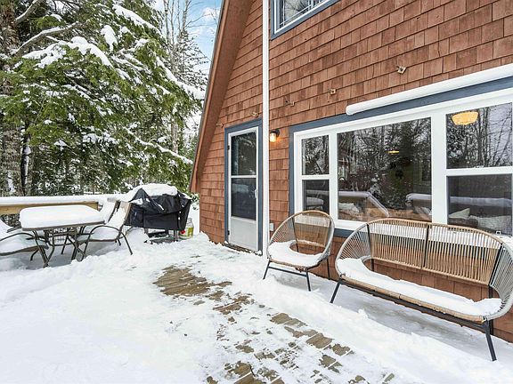 3rd image of 110 E Lake Rd