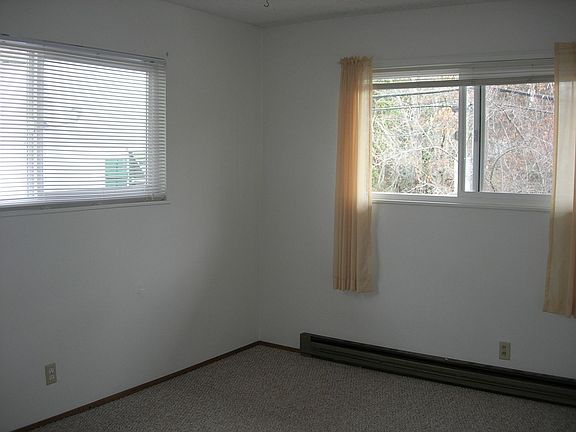 2nd image of 316 Henderson St #3