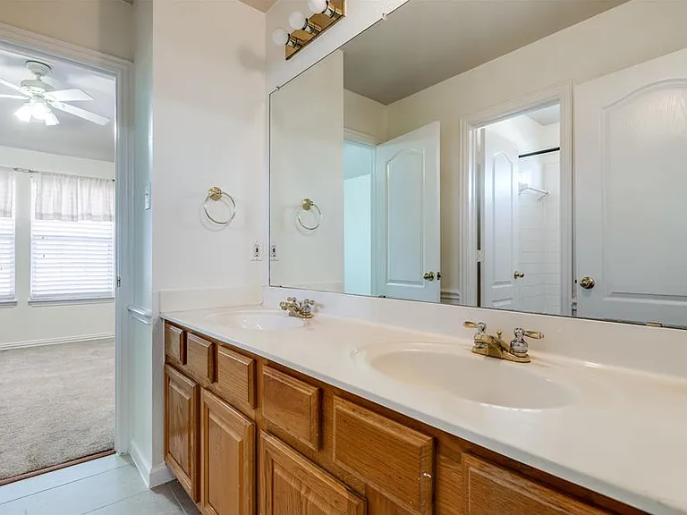 8924 High Meadows Dr — Photo 17
