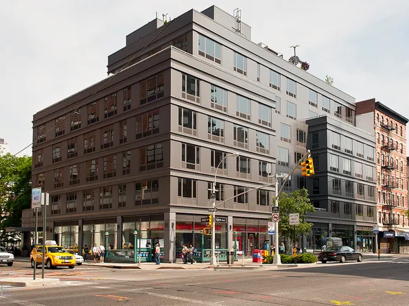 305 West 16th Street image 13 of 13