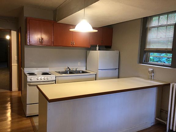 3rd image of 3512 Emerson Ave S APT 10