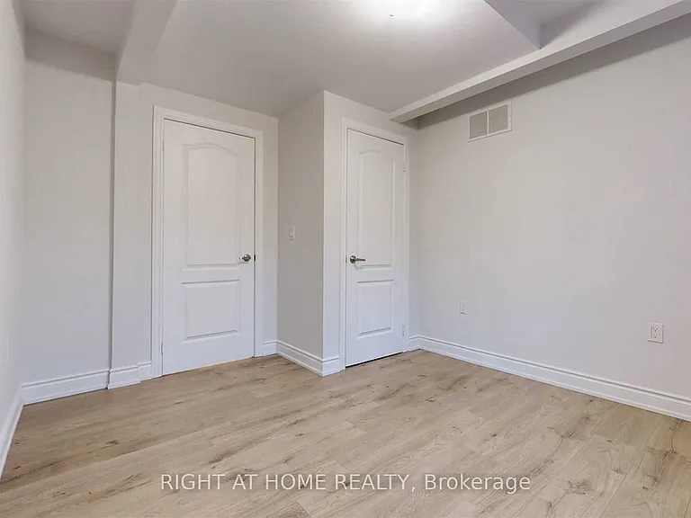 8 Airley Cres #MAIN — Photo 20