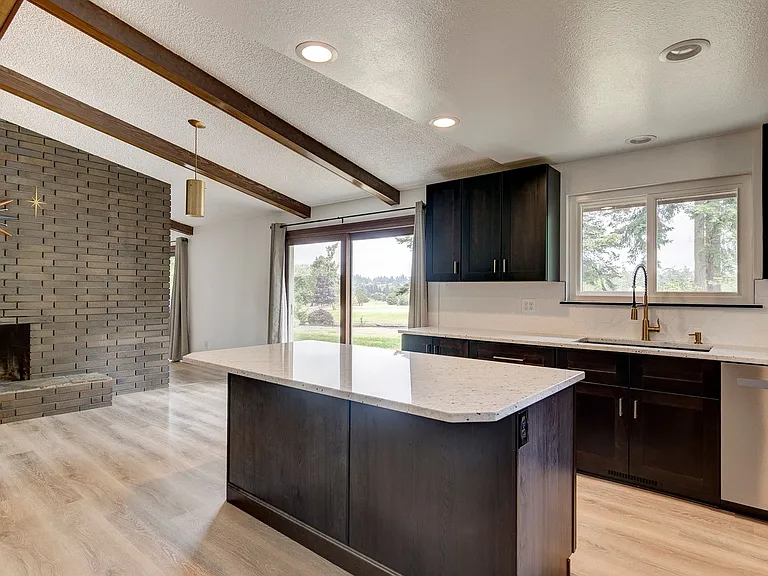 2156 Fairway Ln — Photo 5