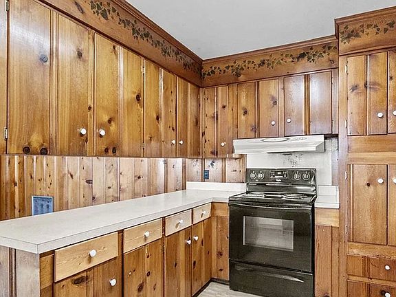 3rd image of 117 Perry St