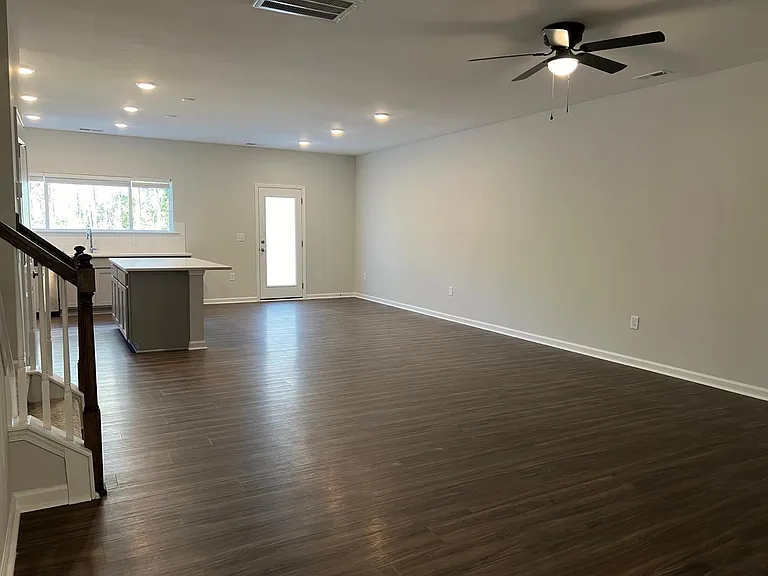 5106 Cambrey Dr — Photo 4