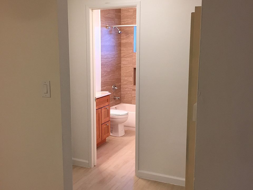 1st image of 1539 N Bronson Ave APT 22