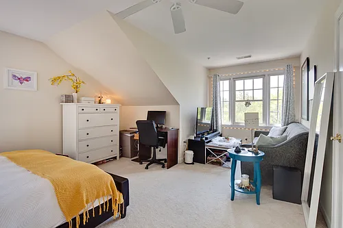 1627 Seneca Ave #1 Photo 1