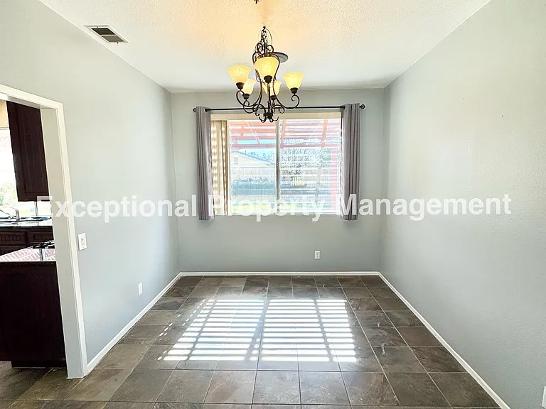 15381 Citation Ave — Photo 4