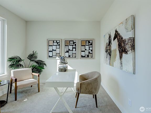 3rd image of 1581 S Kelvin Court