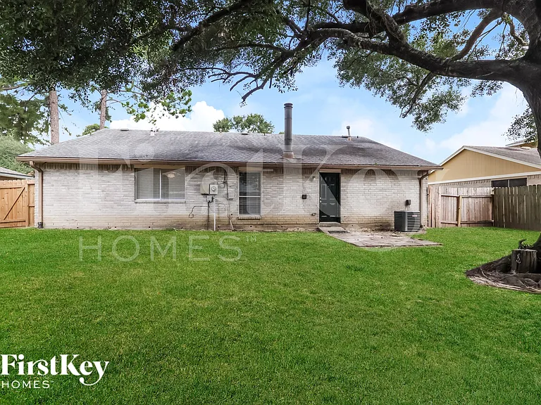 2118 Knollbrook Ln — Photo 18