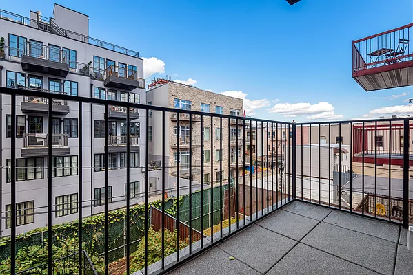 Rented by Rennit Inc. | media 9