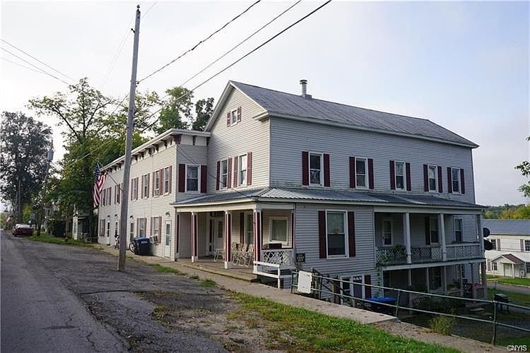 1st image of 409 Main St