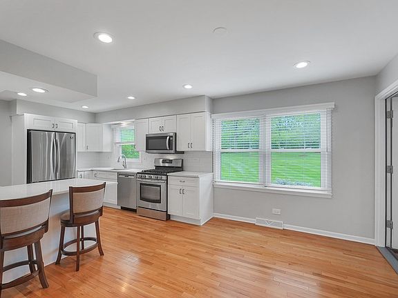 5th image of 26W421 Wiesbrook Rd