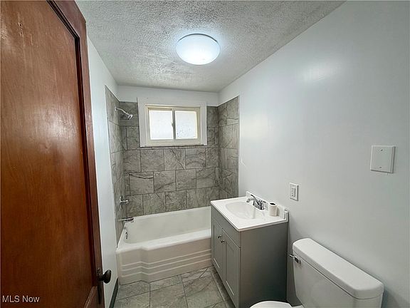 4th image of 34 W Lewis St