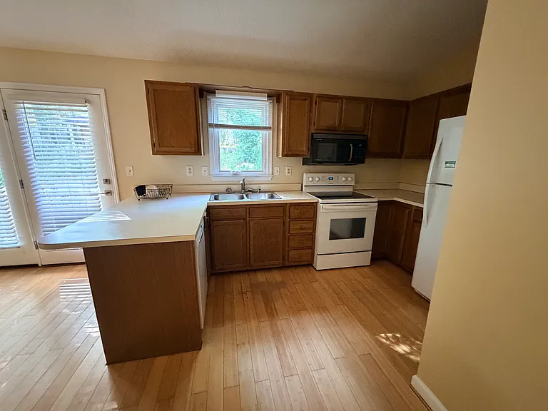 205 Wyatts Pond Ln — Photo 13