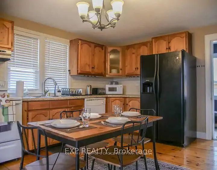 4 bed, $3,150 — Photo 2