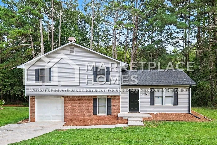 4 bed, 3.0 bath, 2296 sqft, $2,195 — Photo 2