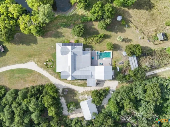 100 S Dewberry Creek Trl, Hutto, TX 78634