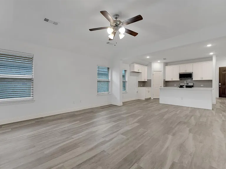 438 Camille Xing — Photo 13