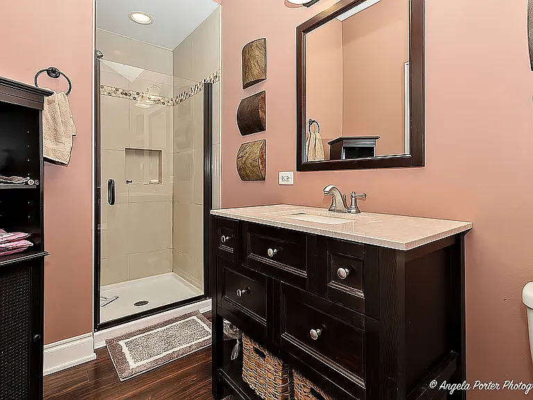 824 N River Rd — Photo 9