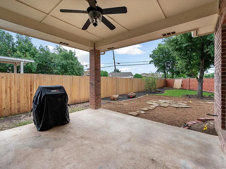 3 Savoy Ct — Photo 35