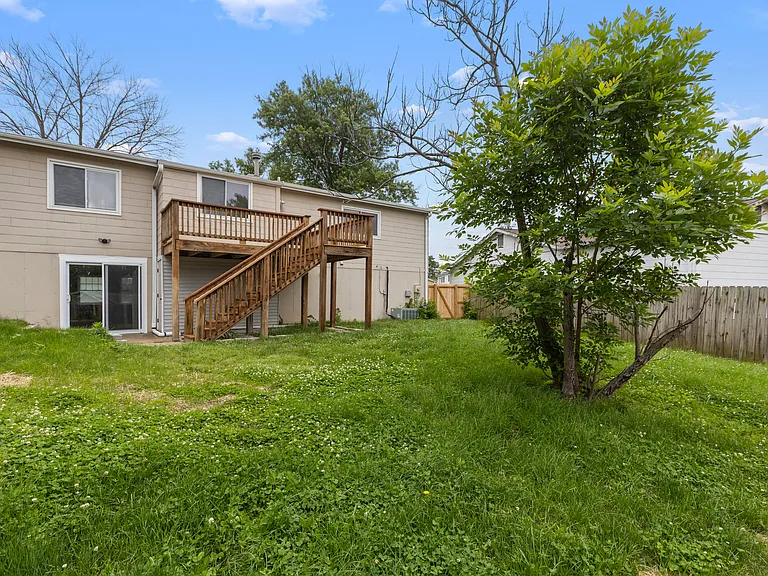 378 Novara Dr — Photo 27