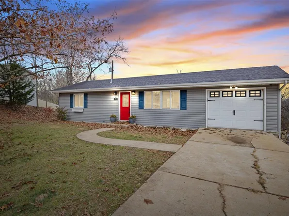 901 Country Haven Dr, Imperial, MO 63052