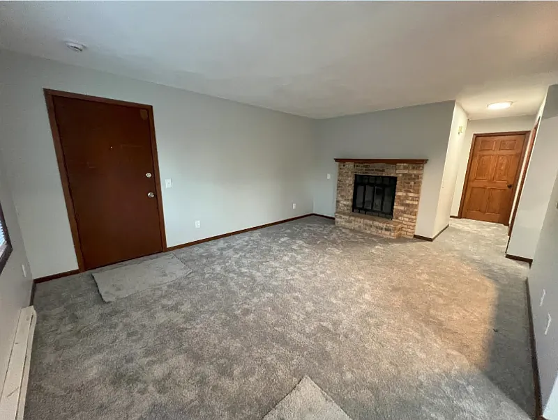 Building Photo - 2 S Wickham Ct #1