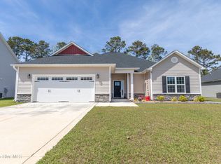 208 Lookout Ln, Sneads Ferry, NC 28460