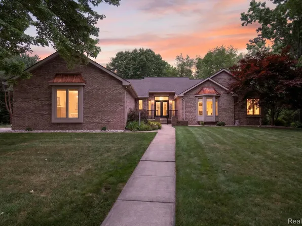 4037 Chilson Rd, Howell, MI 48843