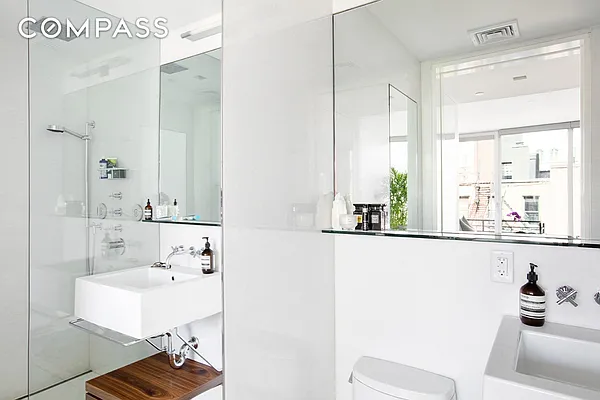 Rented by Compass | media 74