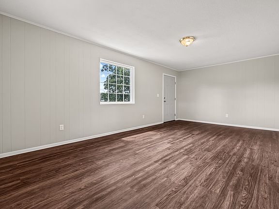 2nd image of 21 Lee St