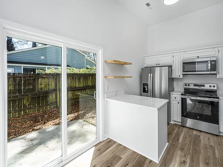 1078 Secessionville Rd — Photo 11