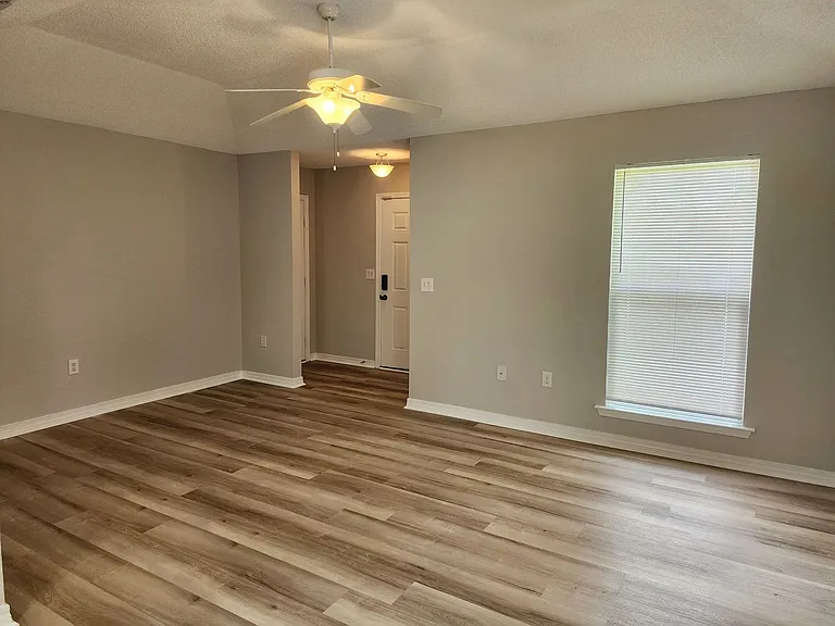 1732 Abbey Loop — Photo 7