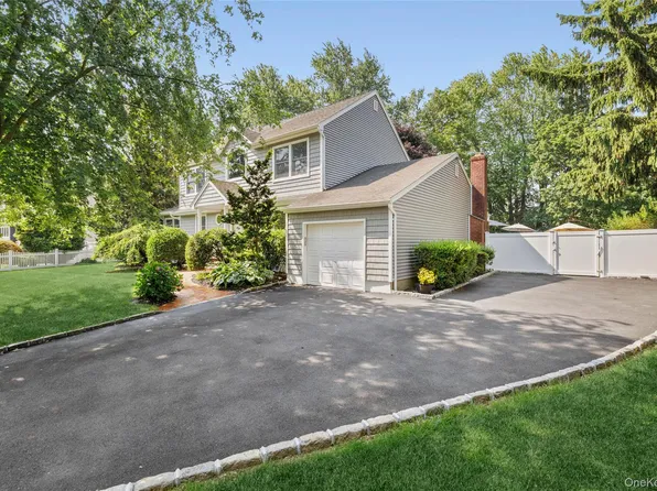 19 Duquesne Drive, Greenlawn, NY 11740