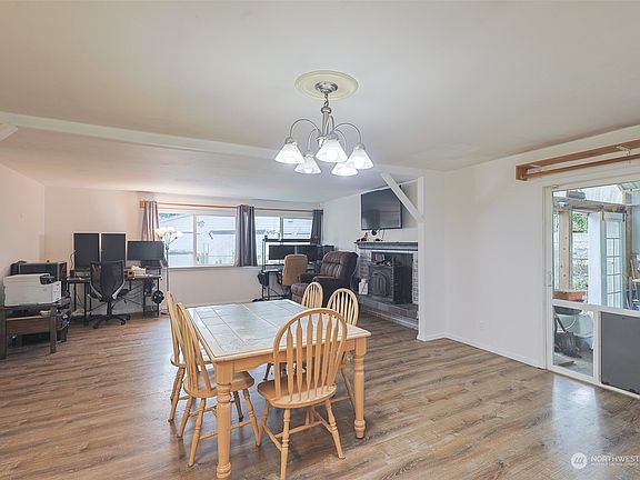 2nd image of 420 Kinwood Street SE