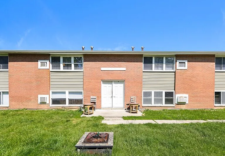 3611-3625 Charlotte Dr #3625 — Photo 1