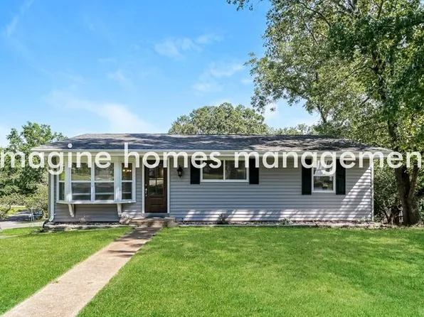 708 Chantilly Ct, Ballwin, MO 63011