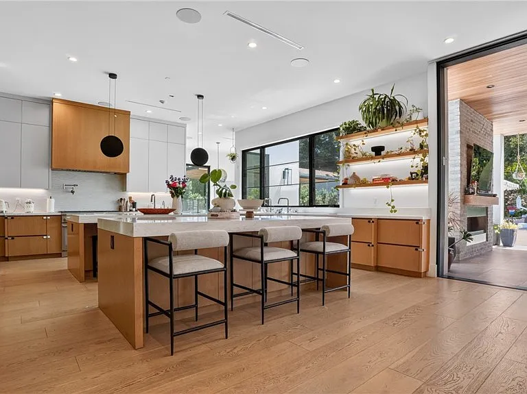 5050 Arundel Dr — Photo 16