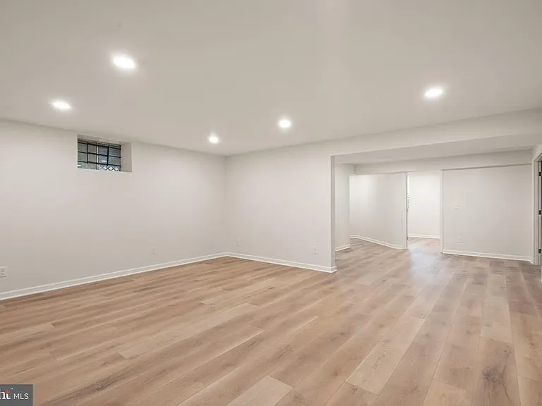 13647 S Springs Dr — Photo 44