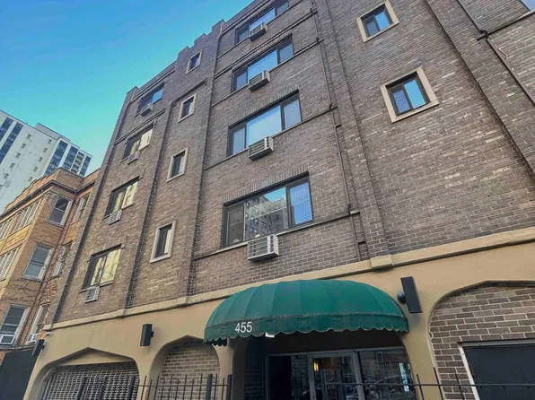 455 W Saint James Pl APT 504, Chicago, IL 60614