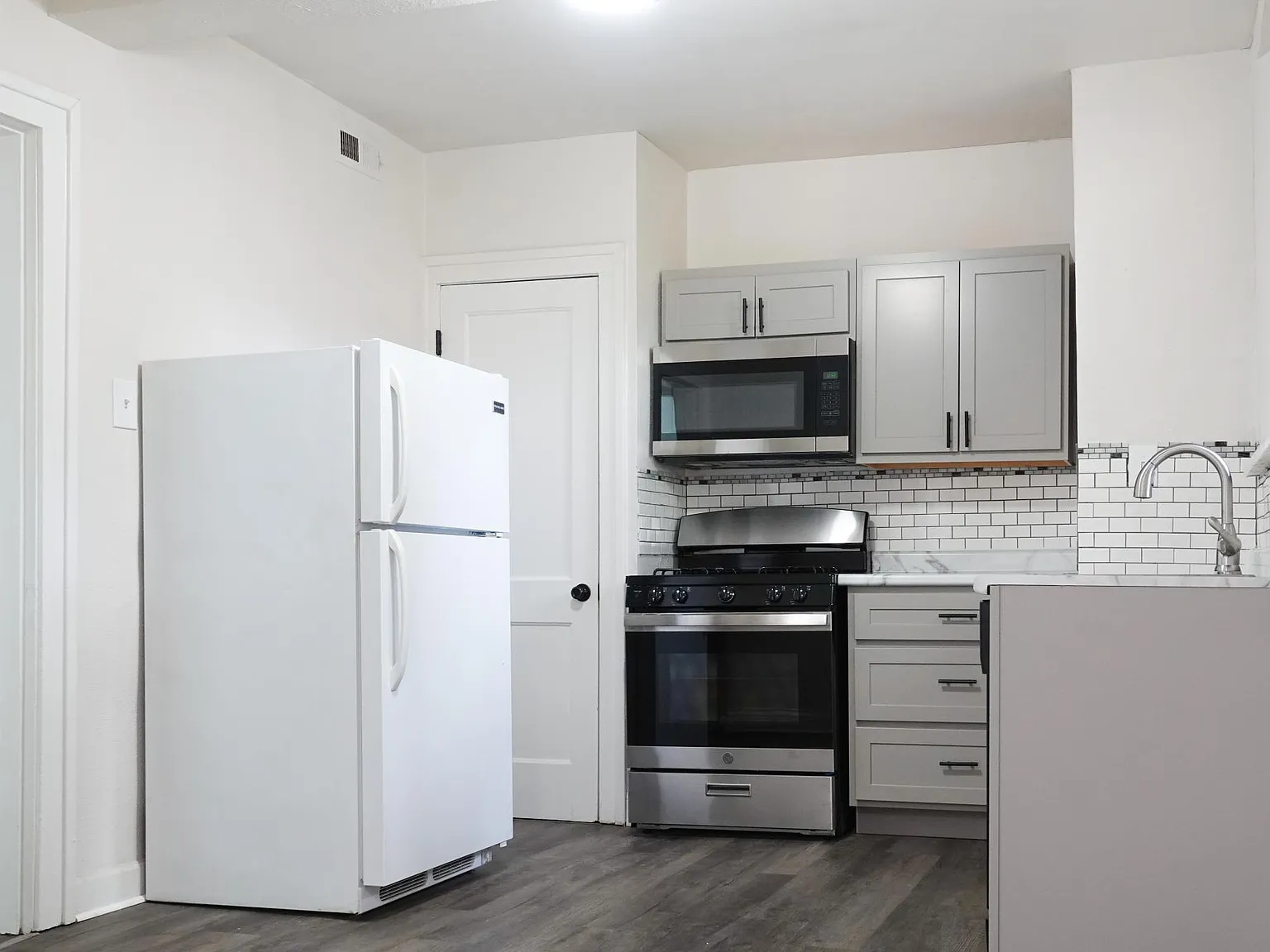 1 bed, 650 sqft, $915 — Photo 3