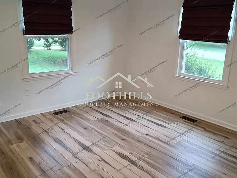 202 Wedgewood Dr — Photo 15