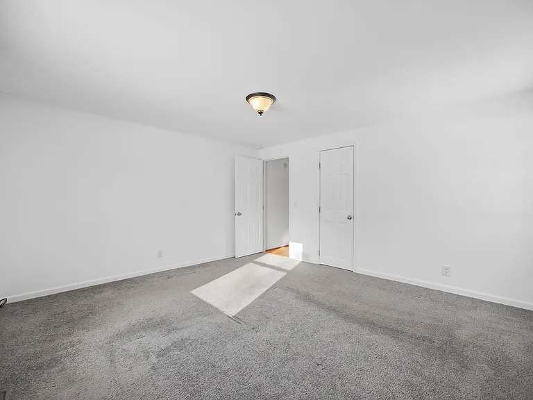 406 Tarrington Rd — Photo 20